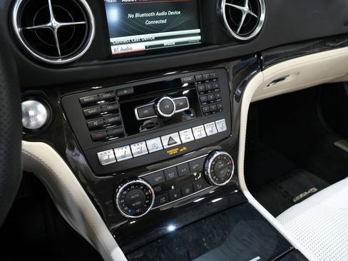 Used 2015 Mercedes-Benz SL 63 AMG image 42