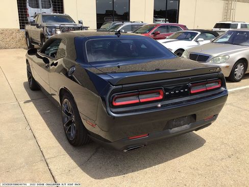 Used 2022 Dodge Challenger R/T Scat Pack RWD image 4