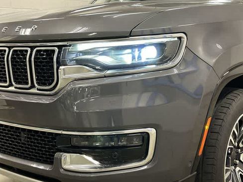 Used 2024 Jeep Wagoneer Series II w/ Flexible Seating Group RWD image 32