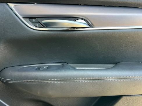 Used 2023 Cadillac XT5 Luxury FWD image 22