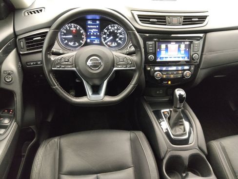 Used 2018 Nissan Rogue SL FWD image 22