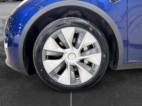 Used 2020 Tesla Model Y Long Range AWD/4WD image 27