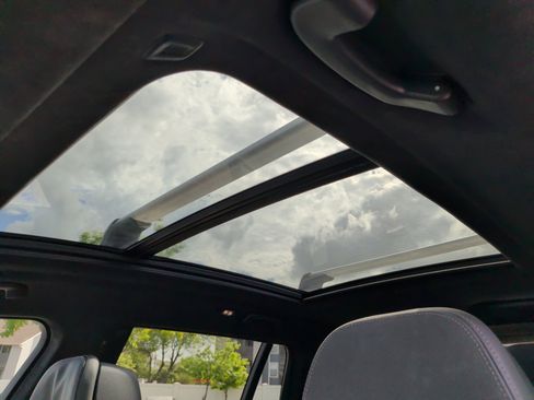 Used 2021 BMW X7 M50i w/ Dynamic Handling Package image 28