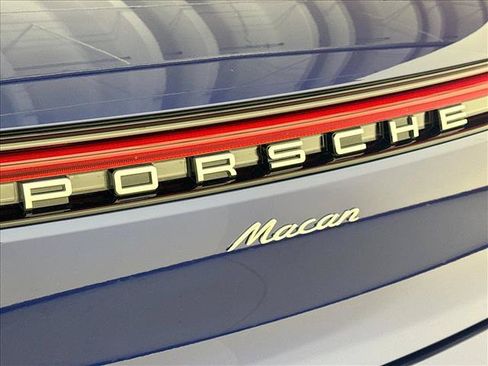 Certified 2026 Porsche Macan AWD/4WD image 25