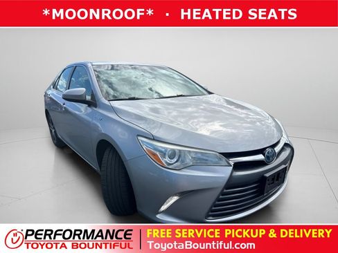 Used 2017 Toyota Camry XLE w/ Moonroof Package FWD image 1