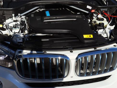 Used 2017 BMW X5 xDrive40e image 64