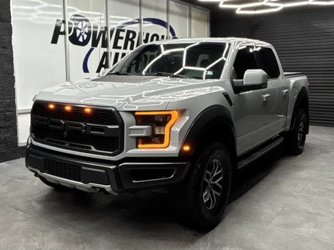 Used 2017 Ford F150 Raptor w/ Equipment Group 802A Luxury AWD/4WD image 2