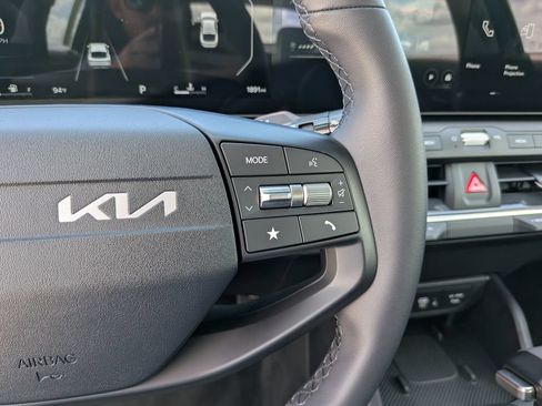 Certified 2025 Kia K4 EX FWD image 30