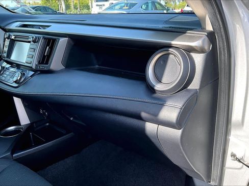 Used 2015 Toyota RAV4 XLE FWD image 17