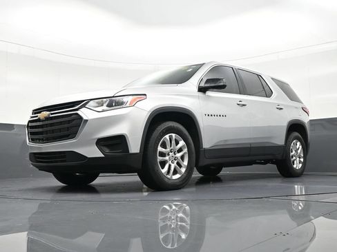 Used 2020 Chevrolet Traverse LS image 25