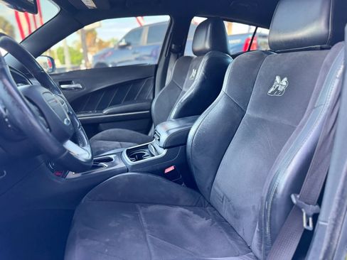Used 2017 Dodge Charger R/T Scat Pack w/ Dynamics Package RWD image 32