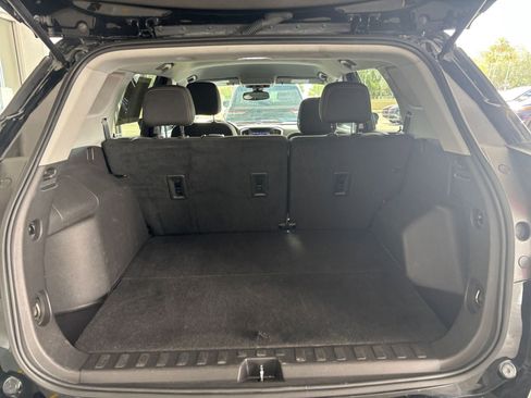 Used 2024 GMC Terrain SLE FWD image 32
