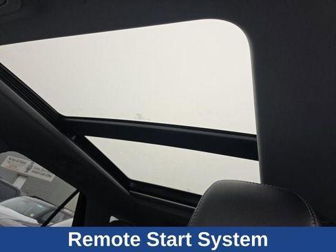 Used 2022 Ford Explorer XLT w/ Equipment Group 202A image 16