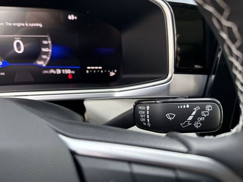 New 2025 Volkswagen Taos SE image 22