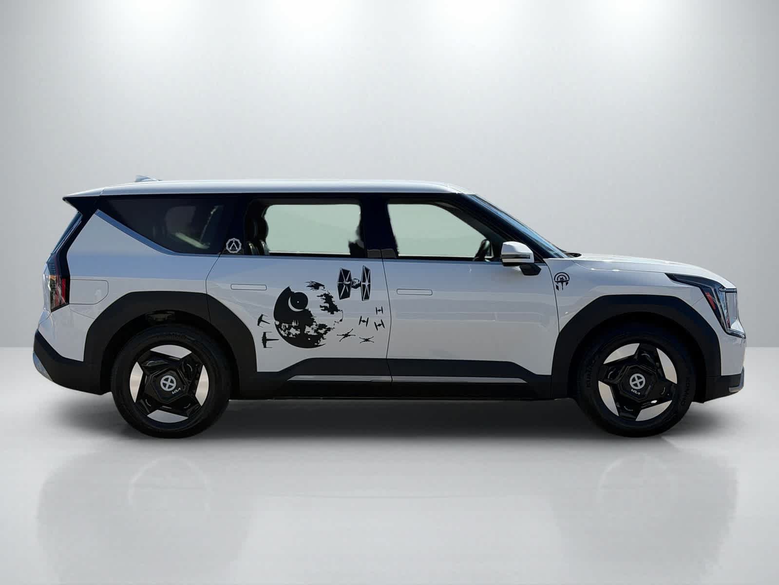 Used 2024 Kia EV9 Light Long Range RWD image 8