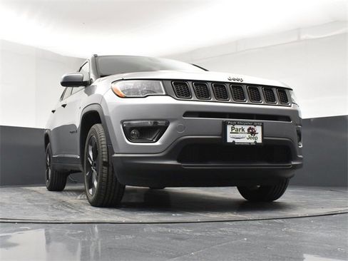 Used 2020 Jeep Compass Latitude image 19