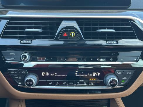 Used 2023 BMW 540i w/ M Sport Package image 6