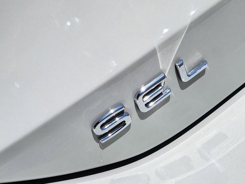 Used 2025 Volkswagen Tiguan SEL R-Line AWD/4WD image 8