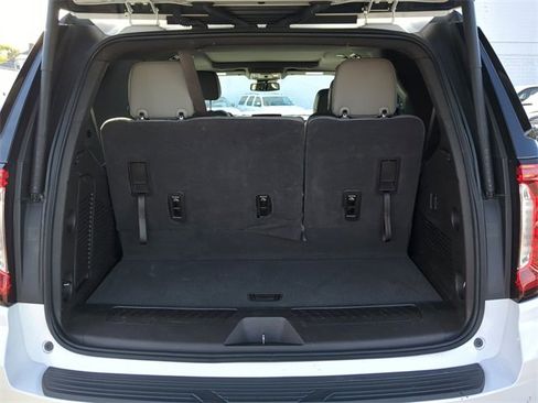 Used 2023 GMC Yukon SLT image 30