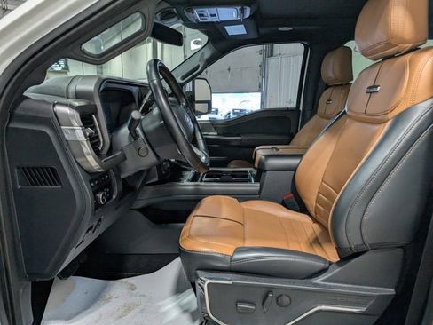 Used 2023 Ford F350 Platinum w/ Tremor Off-Road Package AWD/4WD image 16