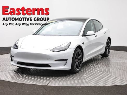 Used 2023 Tesla Model 3 Standard Range RWD image 1