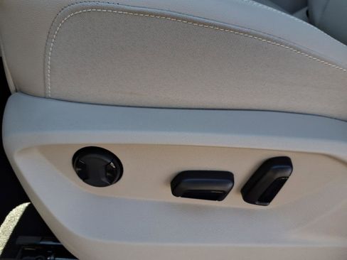 New 2026 Volkswagen Atlas SE image 12