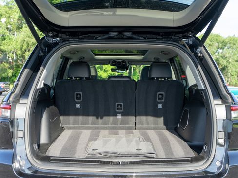 Used 2023 Jeep Grand Cherokee 4WD 4xe w/ Luxury Tech Group II image 9