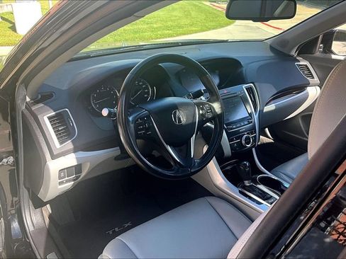 Used 2017 Acura TLX FWD image 17