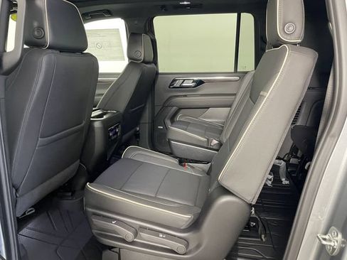New 2026 Chevrolet Suburban Premier AWD/4WD image 6