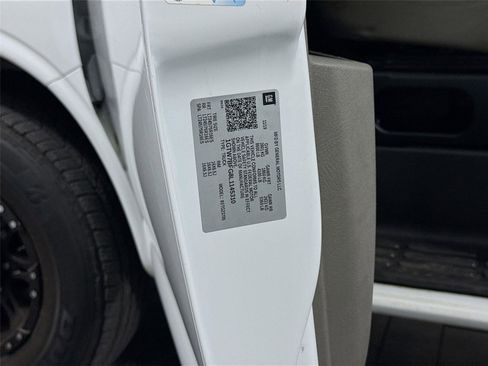 Used 2020 GMC Savana 2500 Extended w/ Enhanced Convenience Package RWD image 21