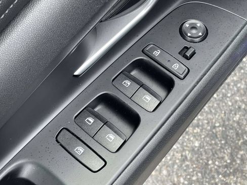 Used 2022 Hyundai Elantra Limited FWD image 24