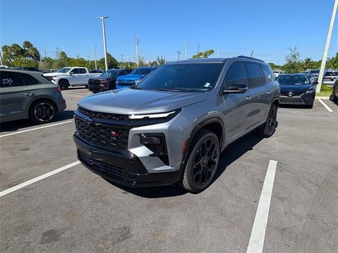 Certified 2025 Chevrolet Traverse RS w/ LPO, Floor Liner Package image 4