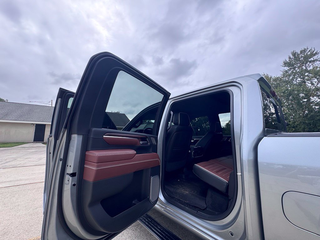 Used 2026 GMC Sierra 3500 Denali Ultimate w/ LPO, Black Badging Package AWD/4WD image 13