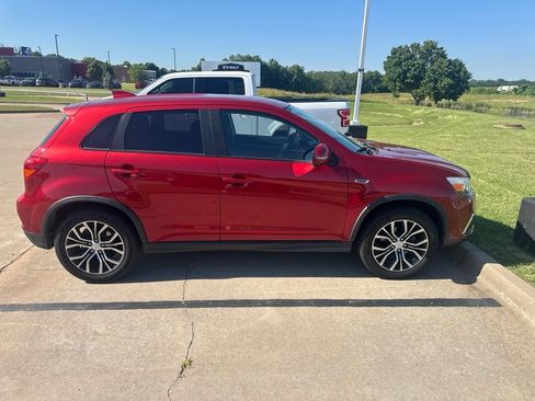Used 2019 Mitsubishi Outlander Sport SE FWD image 3