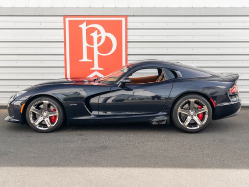 Used 2013 SRT Viper GTS w/ GTS Laguna Interior Pkg RWD image 29