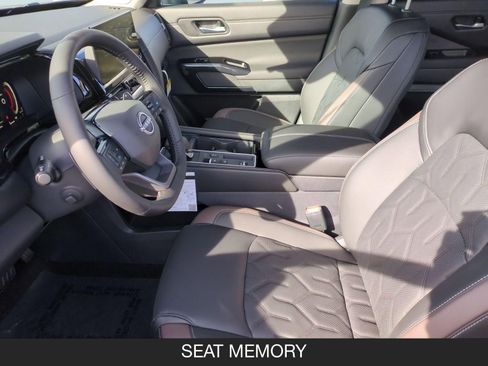 New 2026 Nissan Pathfinder Platinum w/ Cargo Package image 14