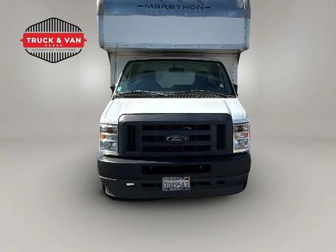 Used 2021 Ford E-350 and Econoline 350 Super Duty RWD image 2