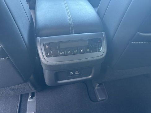 Used 2022 Nissan Pathfinder SL image 21