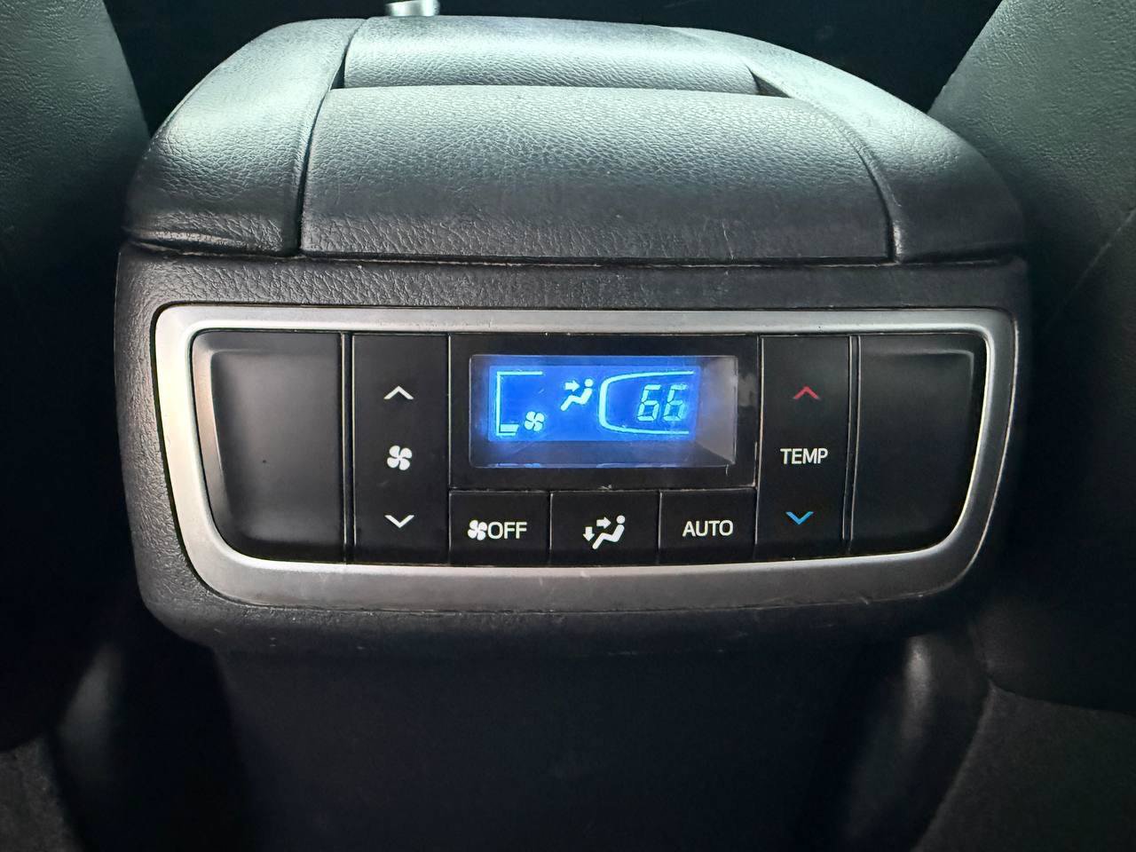 Used 2017 Toyota Highlander XLE AWD/4WD image 52