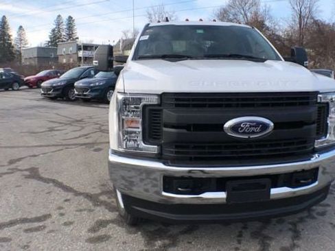 Used 2019 Ford F250 XL w/ Power Equipment Group AWD/4WD image 3