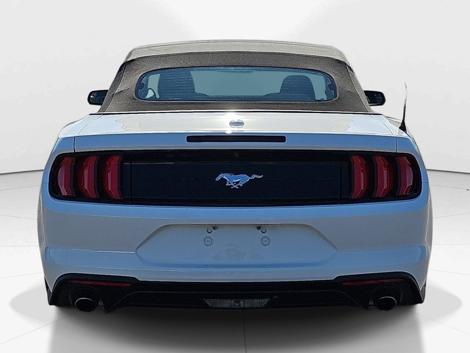 Used 2019 Ford Mustang Convertible RWD image 5