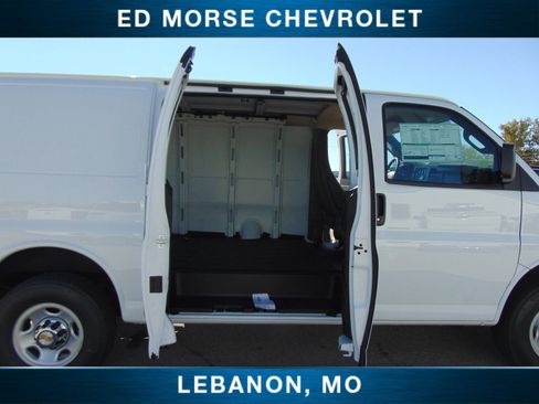 New 2024 Chevrolet Express 3500 w/ Driver Convenience Package image 19