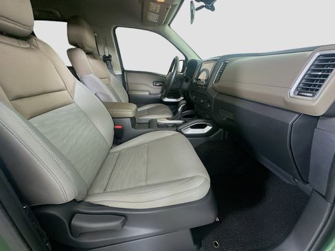 Used 2023 Nissan Frontier SV w/ Technology Package RWD image 28