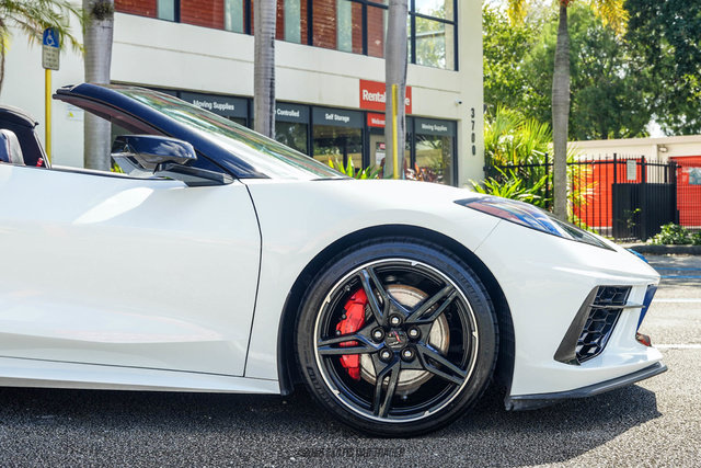Used 2021 Chevrolet Corvette Stingray Premium Conv w/ Z51 Performance Package RWD image 10