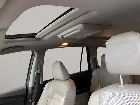 Used 2016 Honda Pilot Elite image 12
