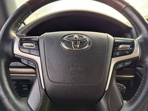 Certified 2018 Toyota Land Cruiser image 24