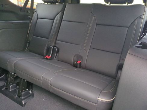 New 2026 Chevrolet Suburban Premier image 35