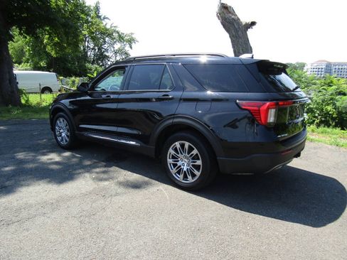 Used 2025 Ford Explorer Active w/ Active Comfort Package AWD/4WD image 41
