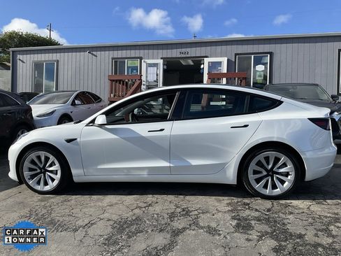 Used 2023 Tesla Model 3 Standard Range image 5