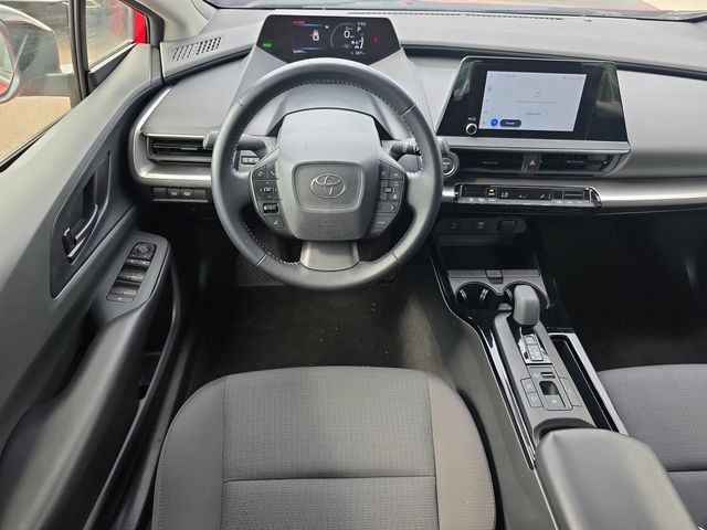 Used 2025 Toyota Prius LE FWD image 12